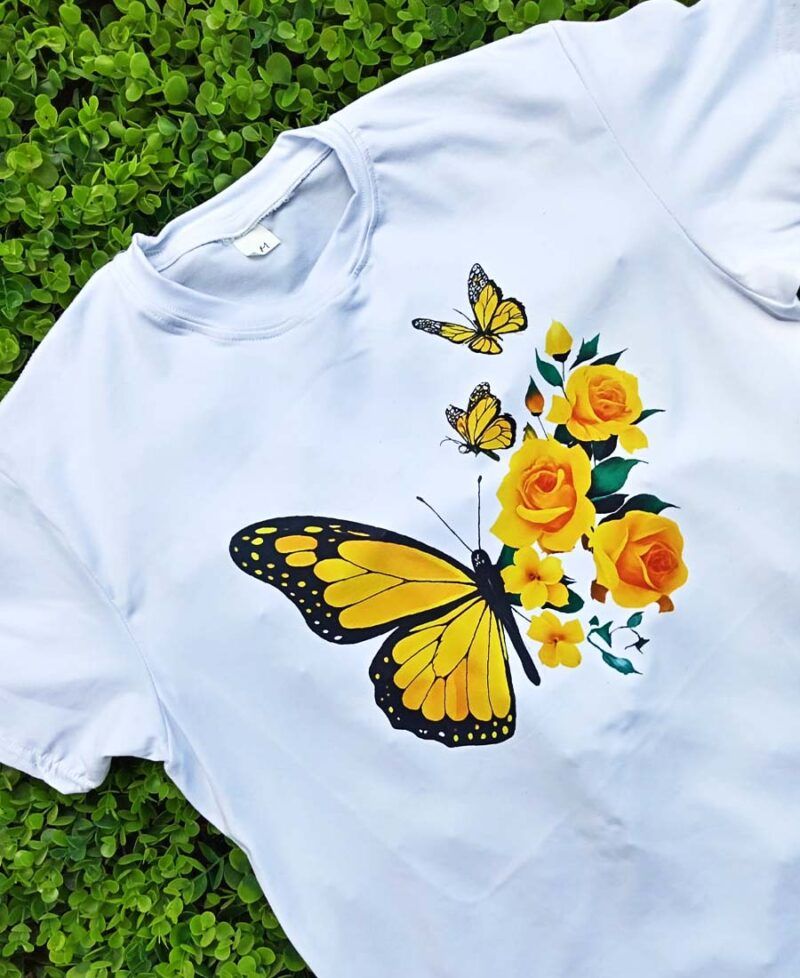 Camisa Personalizada Mariposa y Flores - Imagen 3